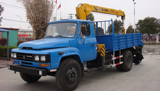 小型隨車(chē)吊