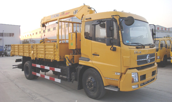 3.2噸隨車(chē)吊圖片