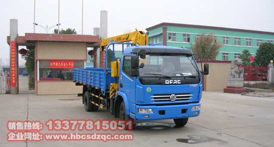 東風(fēng)隨車(chē)起重運(yùn)輸車(chē)圖片