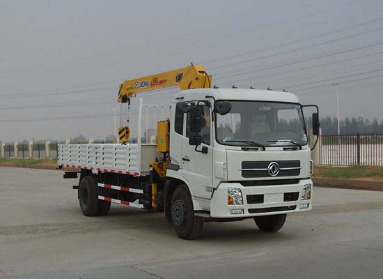 東風(fēng)8噸隨車起重運輸車圖片