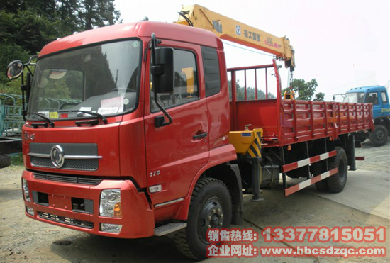 東風(fēng)天錦隨車(chē)吊圖片