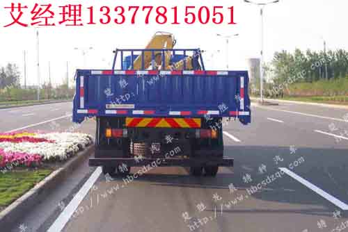 柳汽\乘龍5噸隨車(chē)吊XZJ5122JSQD型隨車(chē)起重運(yùn)輸車(chē)